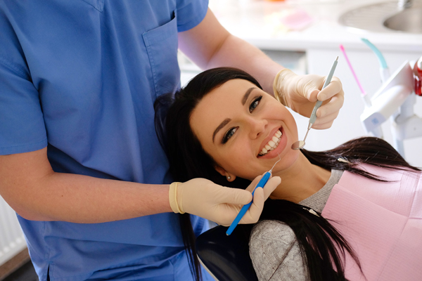 How A Preventive Dentist Helps Patients Stop Gingivitis From Recurring
